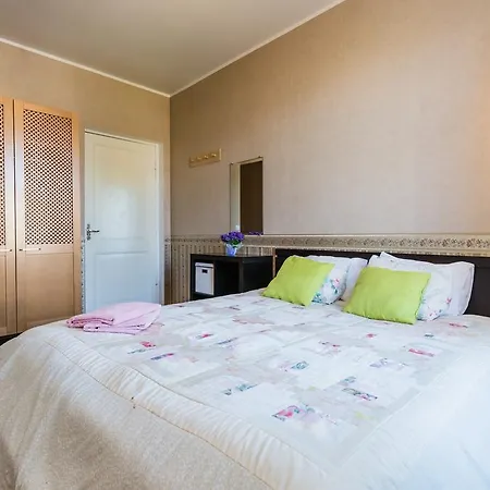 Reta Apartemendid *